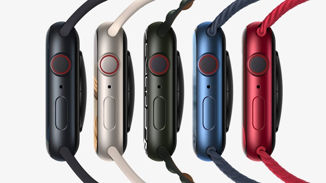 The Series 7 in midnight, starlight, green, blue, and Product Red aluminum