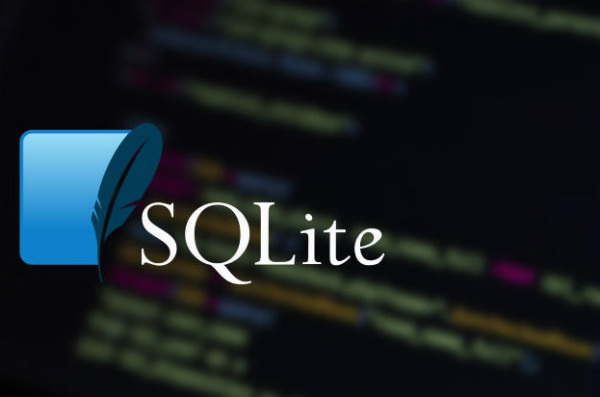 لوگو SQLite روی چند خط کد -  SQLite آسیب پذیری دیتابیس